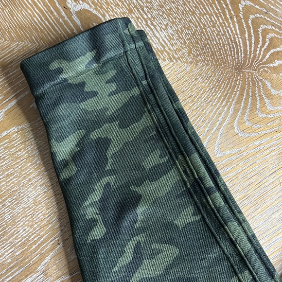 SPANX Green Camo Seamless Leggings L - Picture 5 of 6